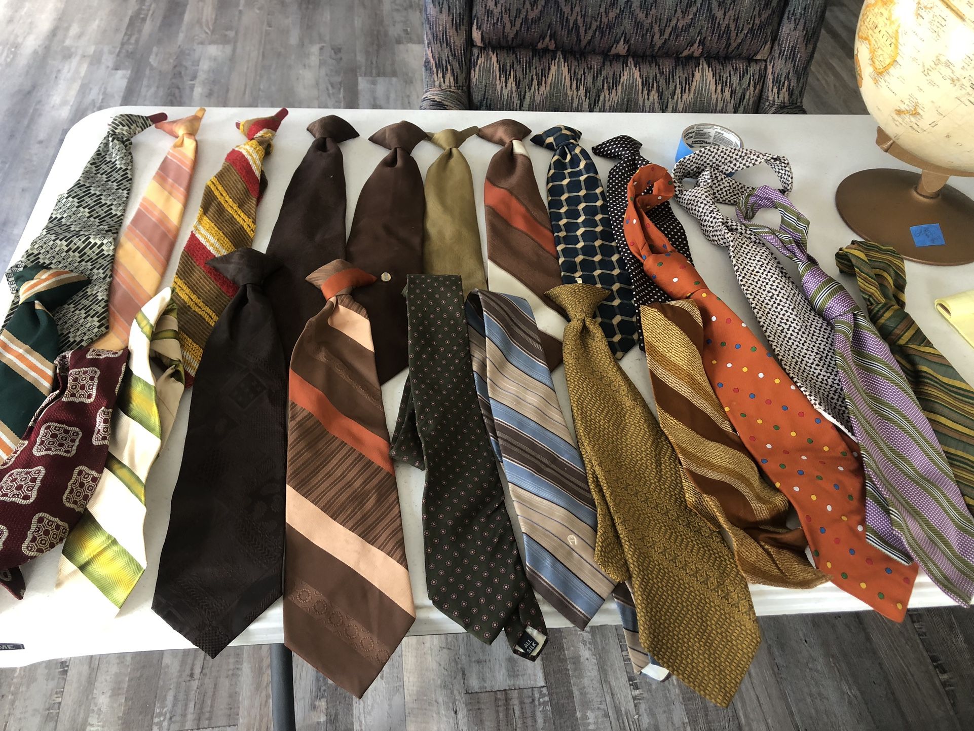 22 Vintage Ties 