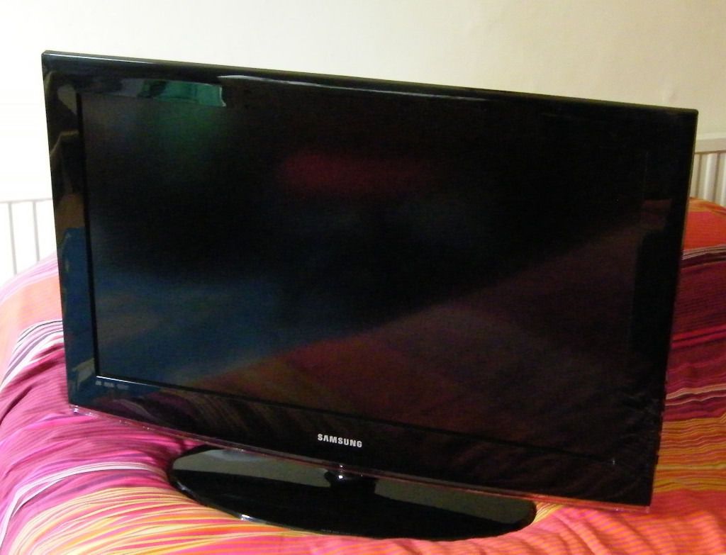 Samsung 32 Inch LCD TV
