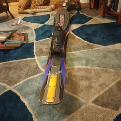 O'Brien Water Ski ----FREECARVE" Sport Cut Trick Water Ski. /.   Slalom water ski with 775 M/XL bindings.
