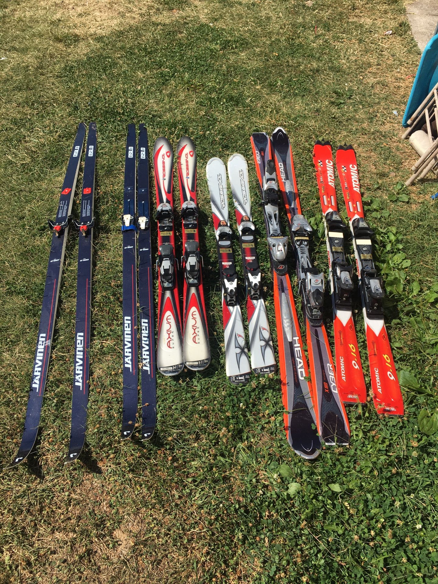 6 Sets Of Skis