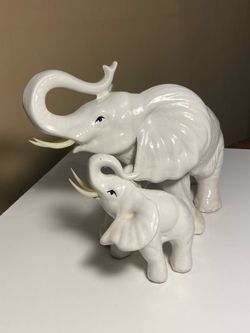 Beautiful Vintage Large 13” Ceramic Good Luck White Elephants Mother & Baby