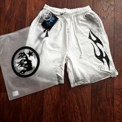 Size M white Hellstar shorts