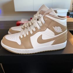 Air Jordan 1 Mid Tan Gum Men’s Size 8