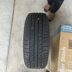 225 50 17 Michelin Tire Excellent Condition Like New