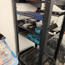 Startech 25u  4Post Rack