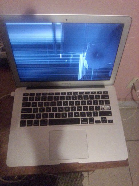 MacBook Air A1466 i5 4gb 2015 For Repair Or Parts Needs New Screen And  SSD Drive