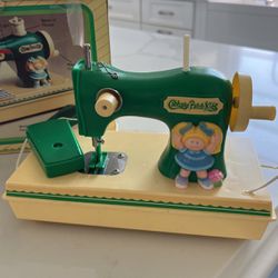 Cabbage Patch Kids Sewing Machine 