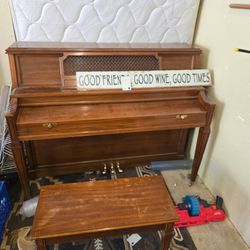 Baldwin Spinet