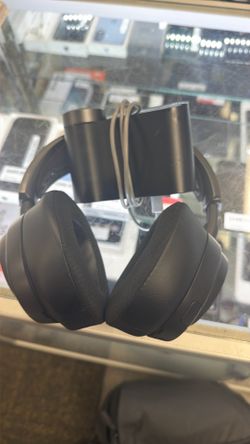 Gaming headset (swappable batteries)