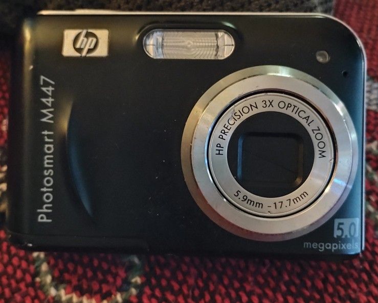 HP Photosmart M447 Digital Camera