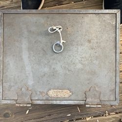 Safe ( Key Type ) With Two Carrying Handles Very Heavy Fire Proff. $15