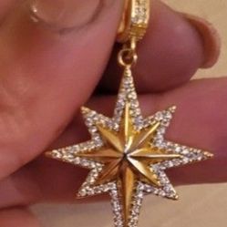 Brand New 18k Gold Plated Necklace Pendant And Earring 