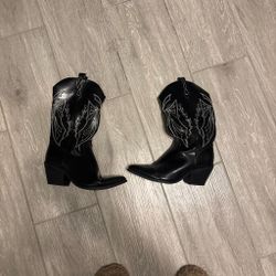Black Western Cowboy Boots with Embroidery