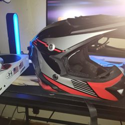 Youth XL Dirt Bike Helmet 