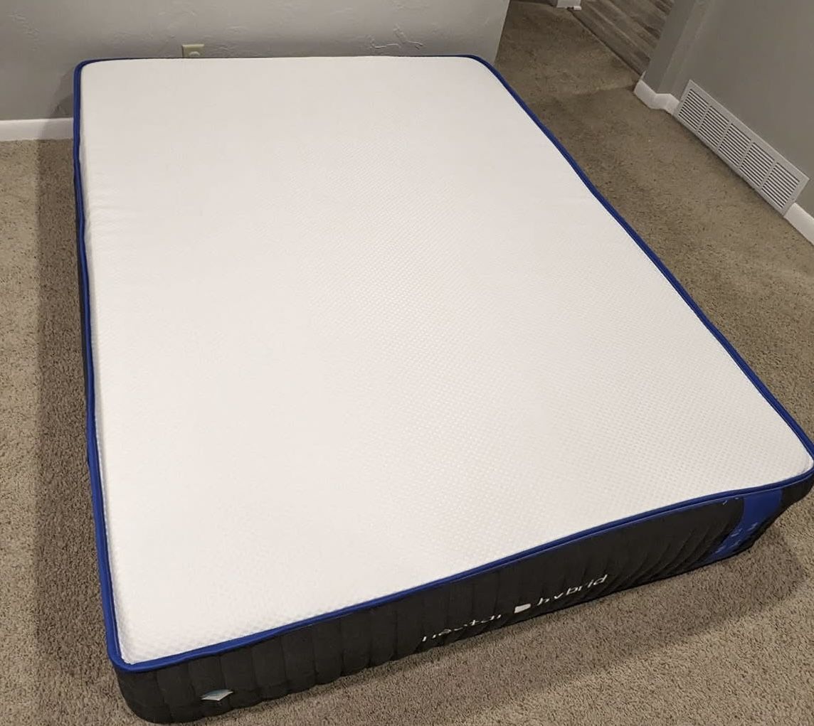 Nectar Hybrid Mattress, Queen, Like New, Perfect Condition