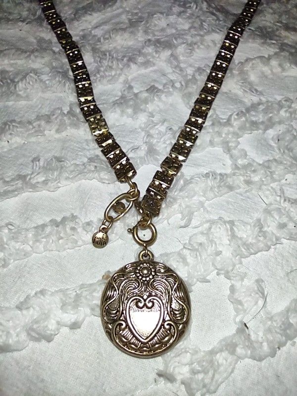 Vintage Cabi Necklace # 2059 Heart Locket 1960's