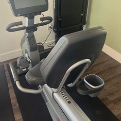 Life Fitness #1 Bike - Moving Now Sell Fast - Like New - Huge Discount - Delivery - Same as Gyms/5-star Hotels