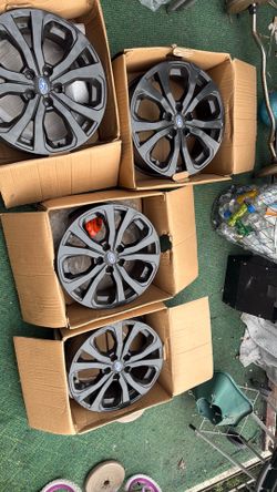 Subaru  Outback 18x7 oem rims