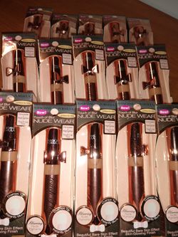 Nude Ware Consealer ,Highlighter,and Touch up tool