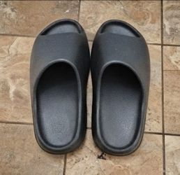 Black rubber slippers