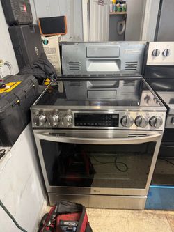 LG Electric Stove
