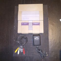 Super Nintendo Console With Power Supply, AV Adapter, 3 Controllers. Low Ballers Will Be Blocked