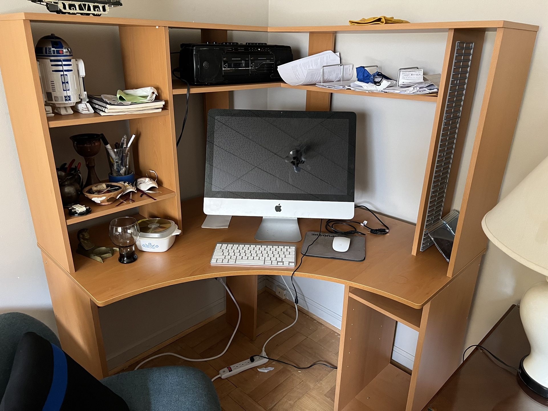 Corner Desk With Hutch