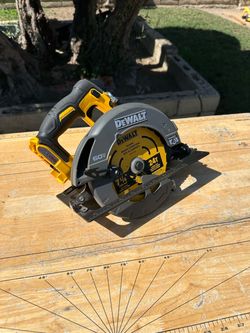 DeWalt FlexVolt 60V 7-1/4" Circular Saw