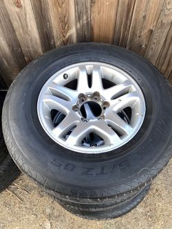 3 stock tundra wheels and tires