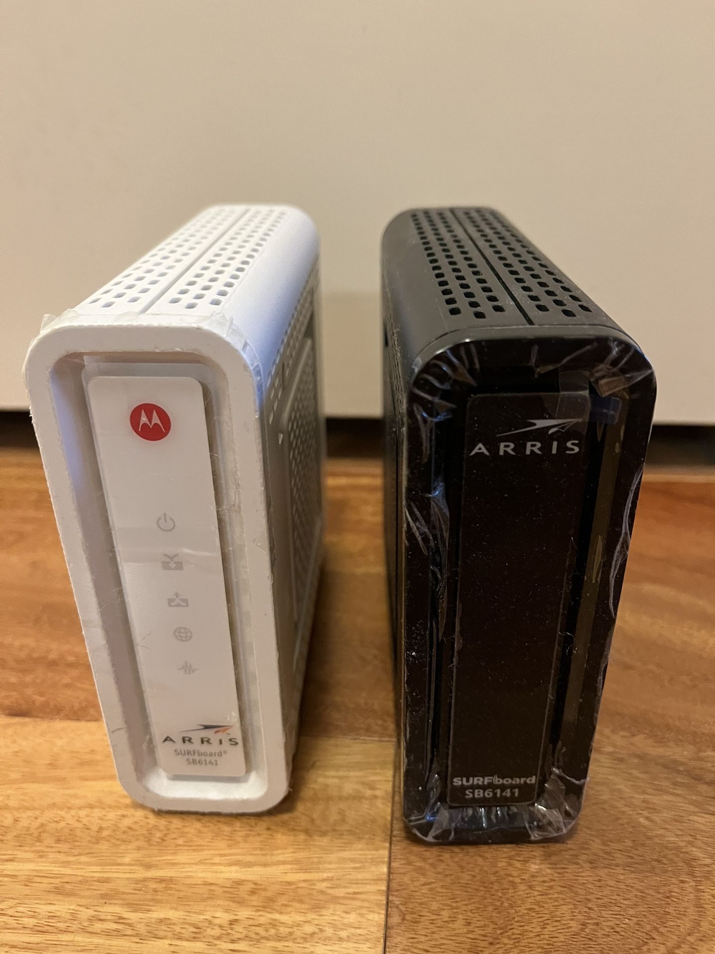 Motorola Arris SURFboard SB6141 eXtreme Internet Cable Modem 343Mbps w/ Power Supply