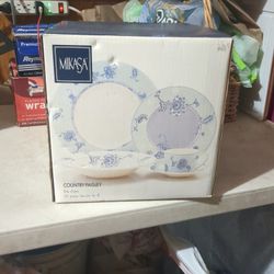 Mikasa Country Paisley Fine China 20 Piece Set