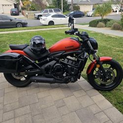 2016 Kawasaki Vulcan 650 W/helmet and cover