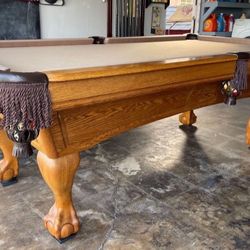 Pool Table ( Free Delivery & Set Up & New Color Felt Of Your Choice