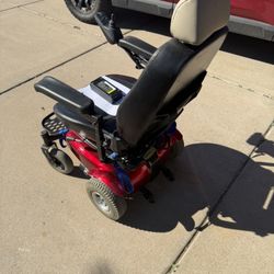 ActiveCare Medalist Electric Wheelchair w/brand New Batteries