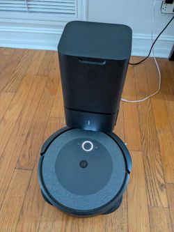 Roomba i3 Self-Emptying Robot Vacuum