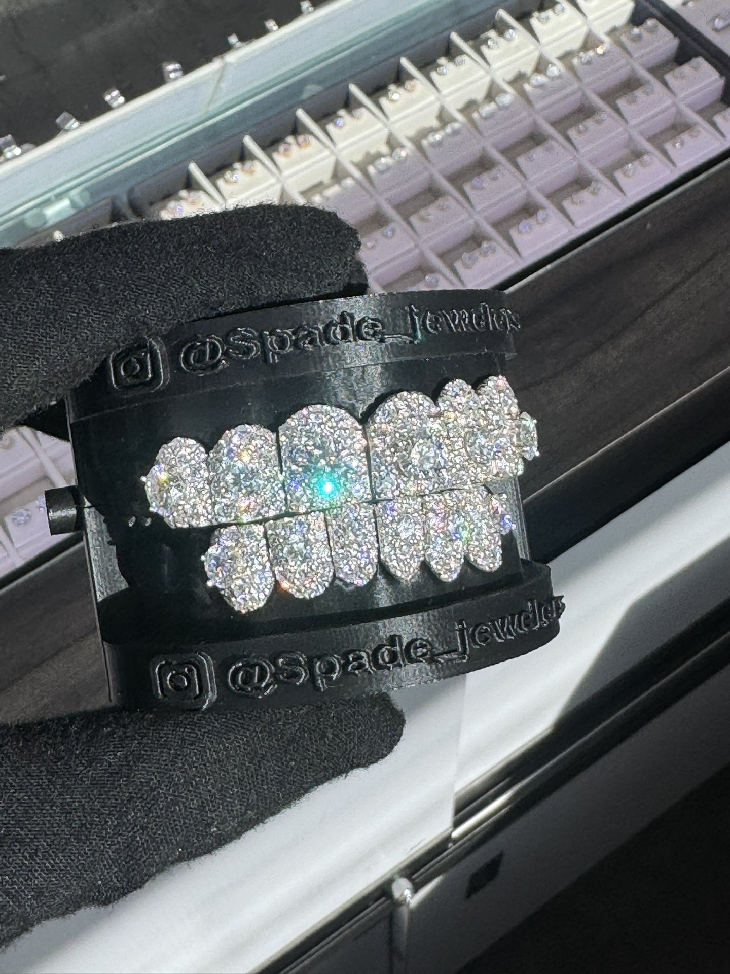 Honeymoon Moissanite Grill – 6on6 / 8on8 / 10on10 Jumbo Stones Tester Approved