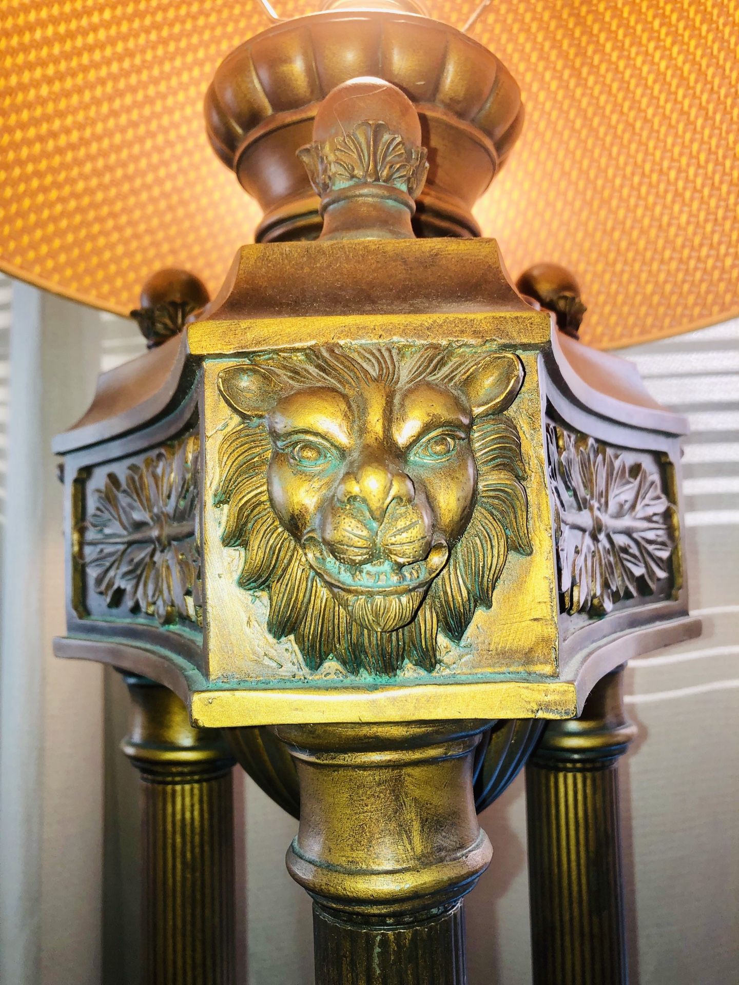 Roman pillar style lions head floor lamp
