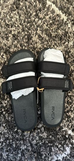RVCA Peak Sliders