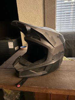 Fox V1 - M Size - Mips Motocross Helmet