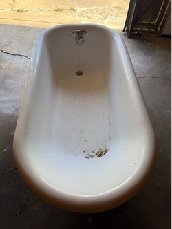 Cast Iron clawfoot tub
