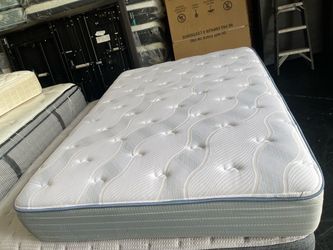 Queen Pillow Top Mattress