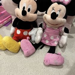 Mickey And Minnie Mouse 