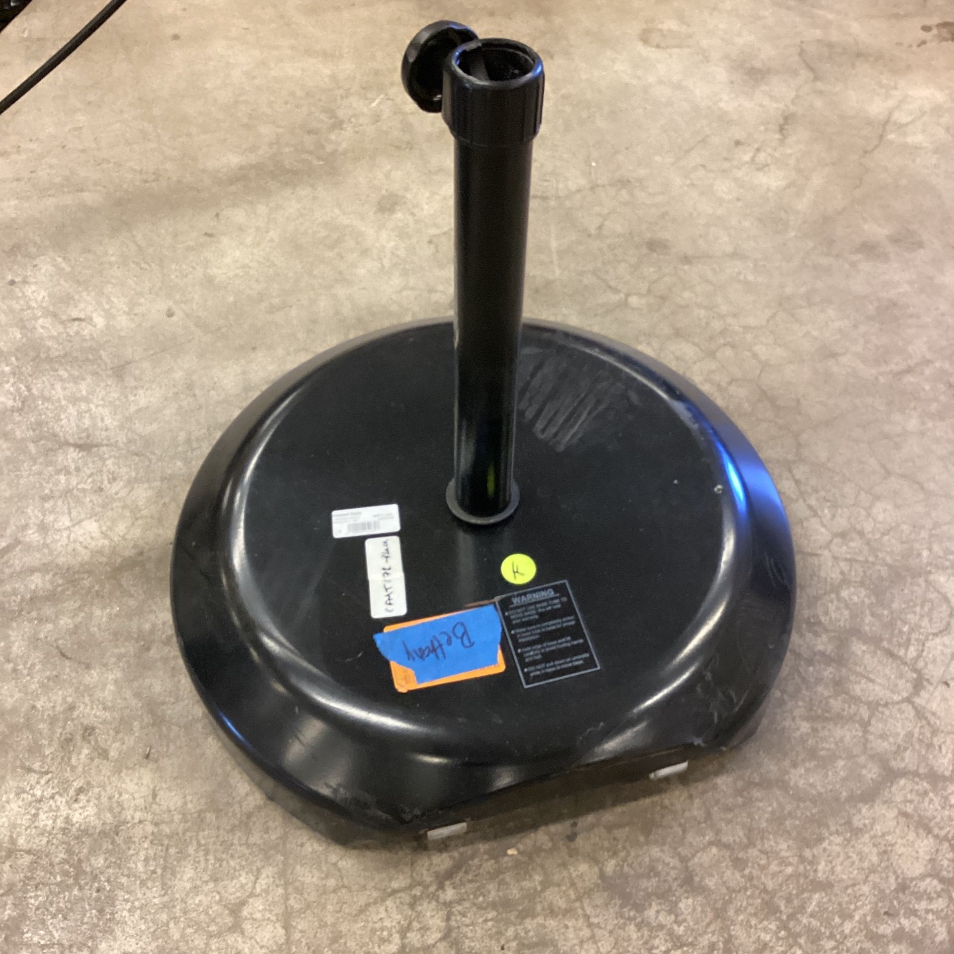 (Used Good) California Umbrella 75 lb. Patio Umbrella Base with Wheels in Black