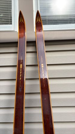 Bonna Model 2400 Vintage Wooden Skis