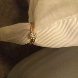 14  K GOLD DIAMOND RING HALF CARAT TO THREE QUARTER CARAT