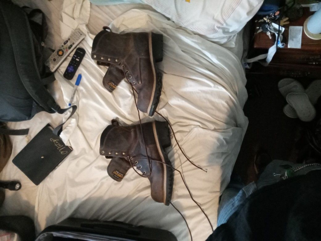 carolina 600 grams built for work boots