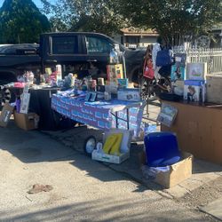 Y ARED S ALE in Bloomington 