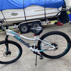 schwinn 27.5 aluminum comp women s mountain bike for Sale in