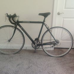 CANNONDALE Road Bike (cycle) $160