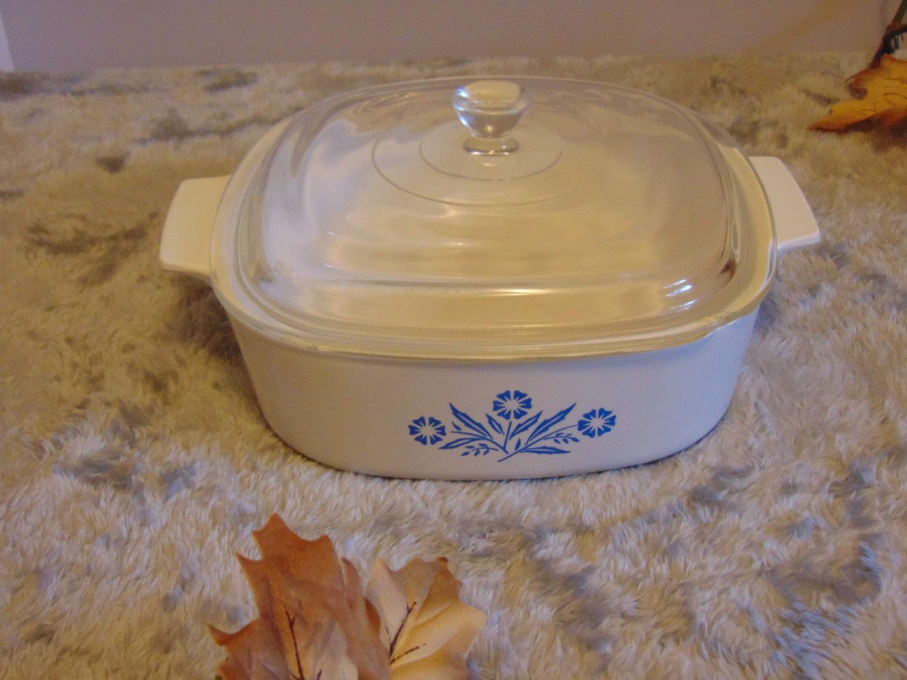 Vintage Pyrex Corningware 2 quart dish